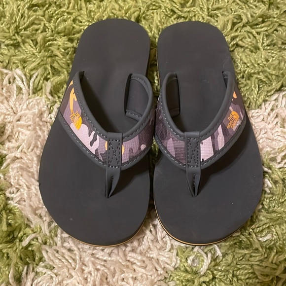 The North Face Flip Flops Kids 12 - Picture 1 of 5